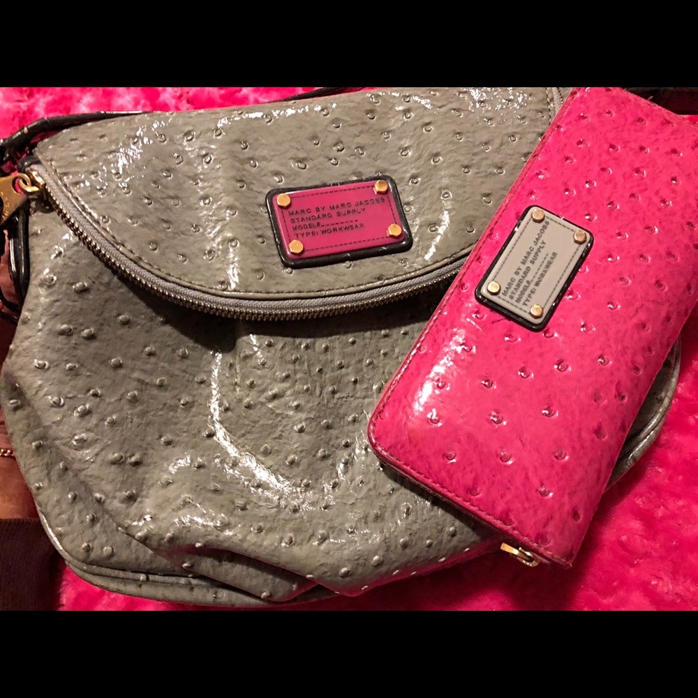 AUTHENTIC Marc Jacobs crossbody+matching wallet